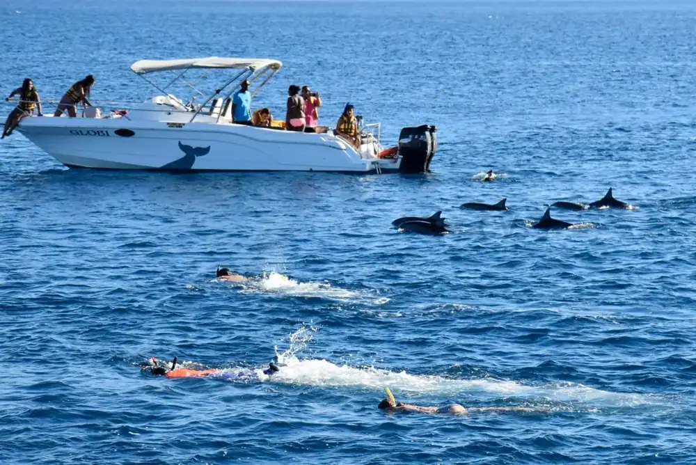 Boat excursion on the turquoise waters of Mauritius
